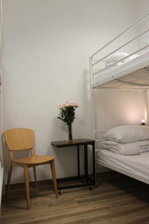 Warsaw Hostel Centrum Private Rooms & Dorms Bagian luar foto
