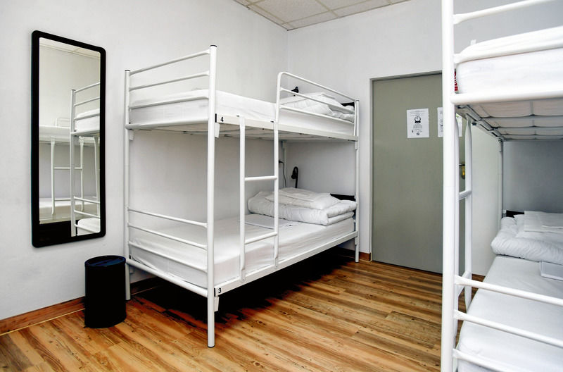 Warsaw Hostel Centrum Private Rooms & Dorms Bagian luar foto