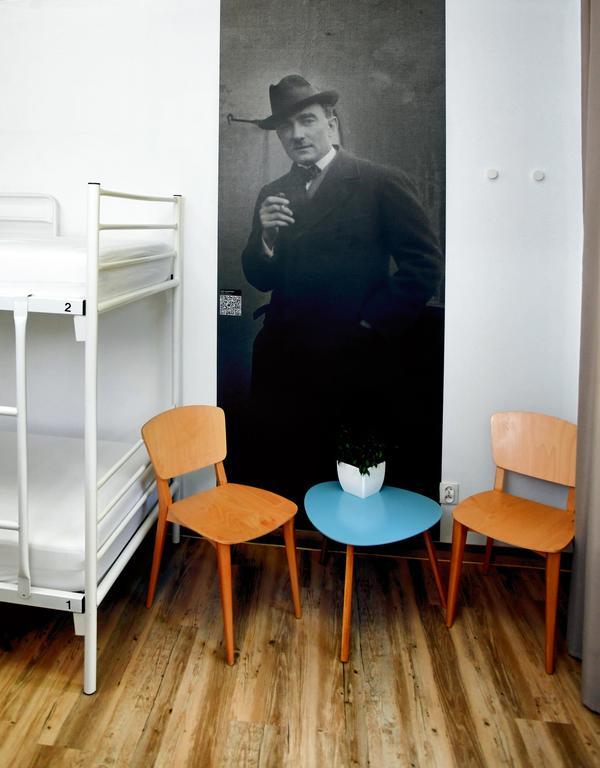 Warsaw Hostel Centrum Private Rooms & Dorms Bagian luar foto
