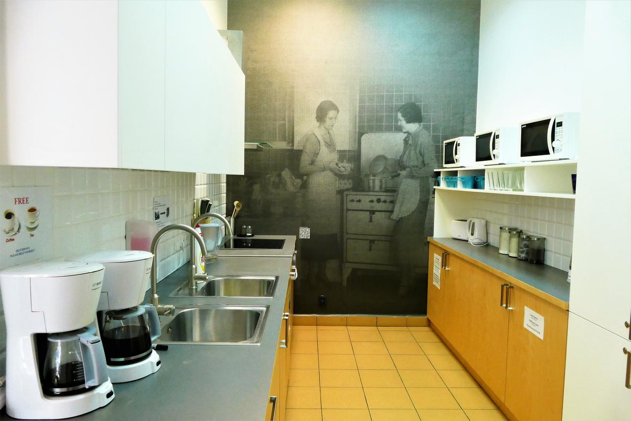 Warsaw Hostel Centrum Private Rooms & Dorms Bagian luar foto