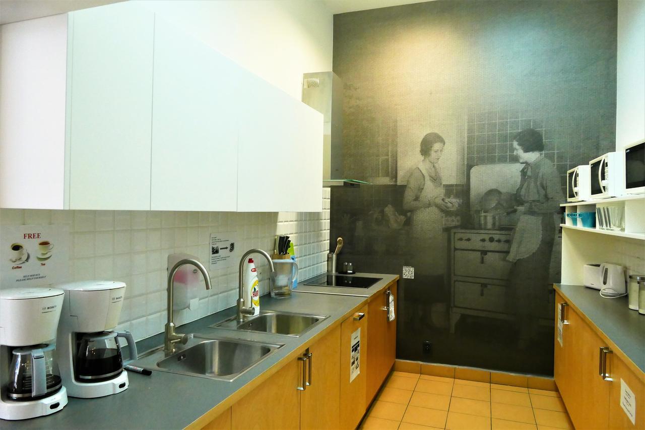 Warsaw Hostel Centrum Private Rooms & Dorms Bagian luar foto